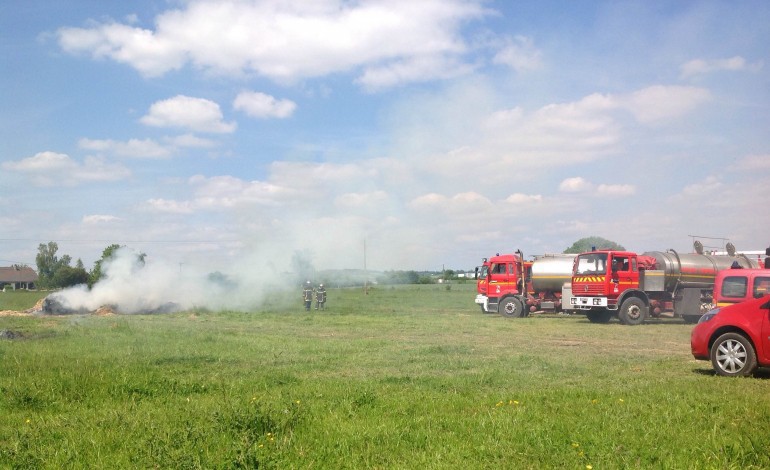 Incendie d'un bâtiment agricole contenant des engrais à Condé-sur-Noireau