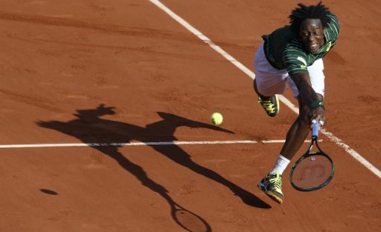 Paris (AFP). Roland-Garros: Monfils souffre mais va au 3e tour
