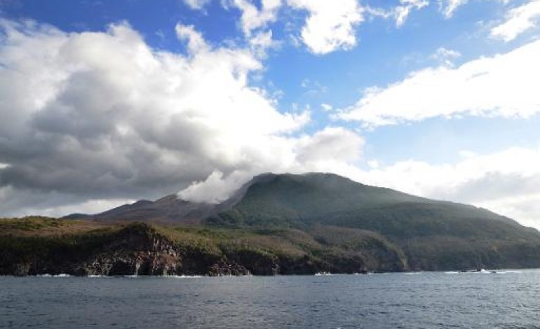 Kagoshima (Japon) (AFP). Japon: une petite île évacuée après le réveil spectaculaire d'un volcan