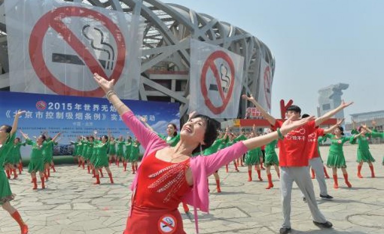 Pékin (AFP). Au royaume du tabac, Pékin s'attaque à la cigarette
