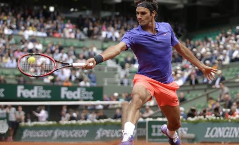 Paris (AFP). Roland-Garros: Federer, trop fort pour Monfils, passe en quarts