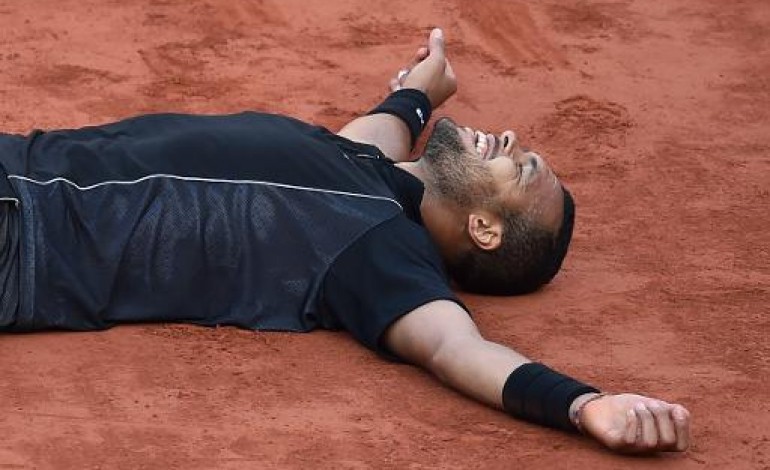 Paris (AFP). Roland-Garros: Tsonga bat Nishikori file en demi-finales 