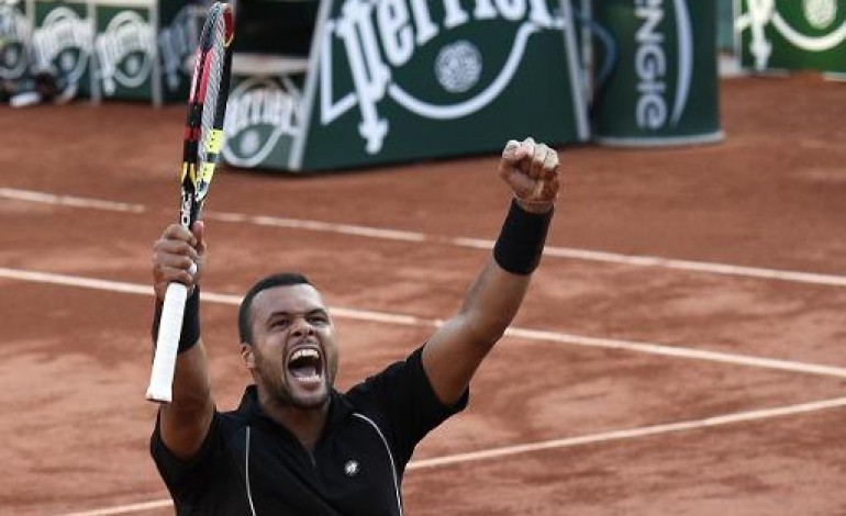 Paris (AFP). Roland-Garros: Tsonga bat Nishikori et file en demi-finales 
