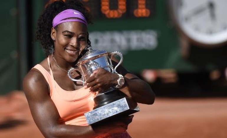 Paris (AFP). Roland-Garros: Serena Williams fond sur le record de Steffi Graf