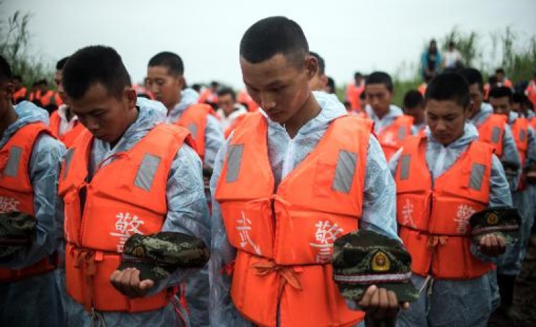 Pékin (AFP). Naufrage en Chine: le dernier bilan dépasse les 400 morts