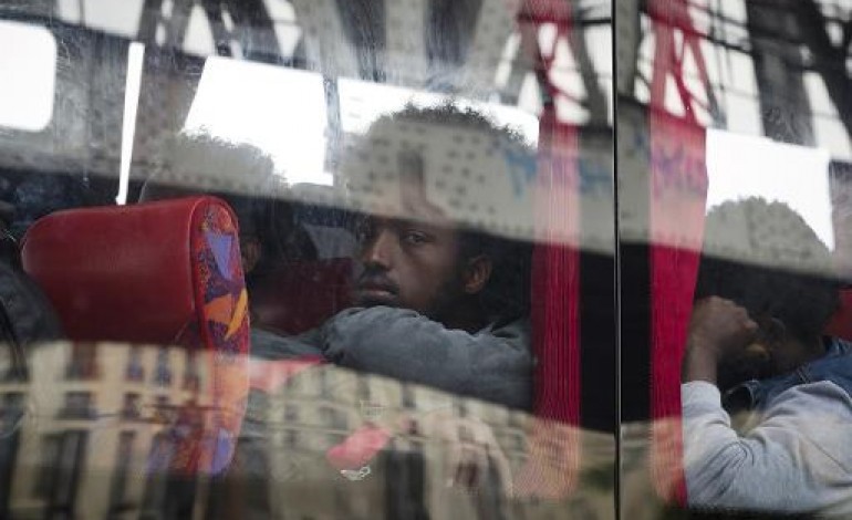 Paris (AFP). Migrants délogés: le Défenseur des droits ouvre une enquête