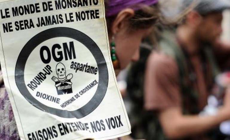 Paris (AFP). Royal interdit la vente libre en jardineries du Roundup de Monsanto