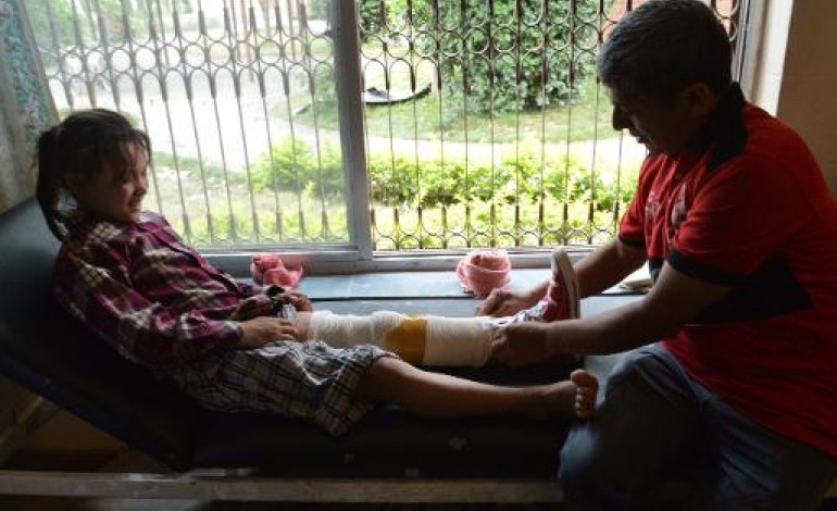 Banepa (Népal) (AFP). Au Népal, les grands blessés du séisme face à un mur de difficultés