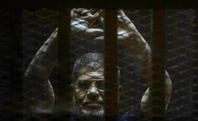 Le Caire (AFP). Egypte: peine de mort et prison à vie pour Morsi dans deux procès