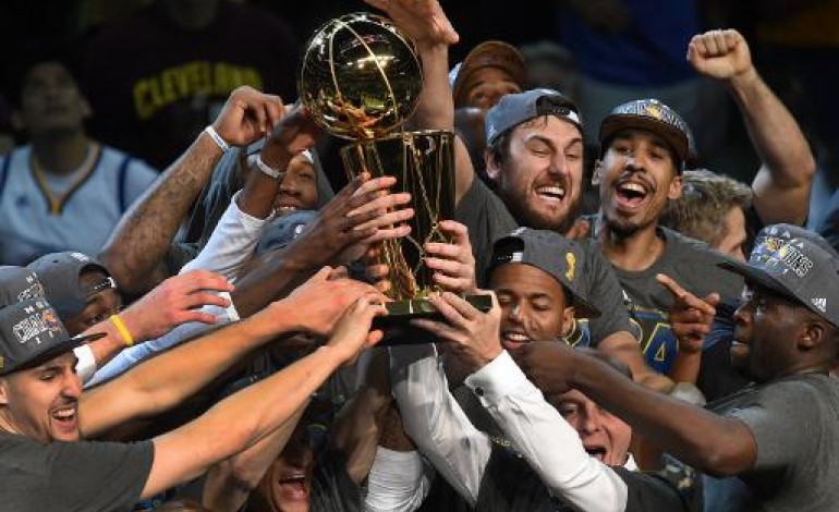 Cleveland (Etats-Unis) (AFP). Basket: Golden State terrasse LeBron James en finale de NBA