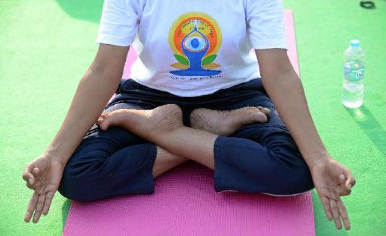 New Delhi (AFP). Chants et contorsions: l'Inde prépare la Journée internationale du yoga