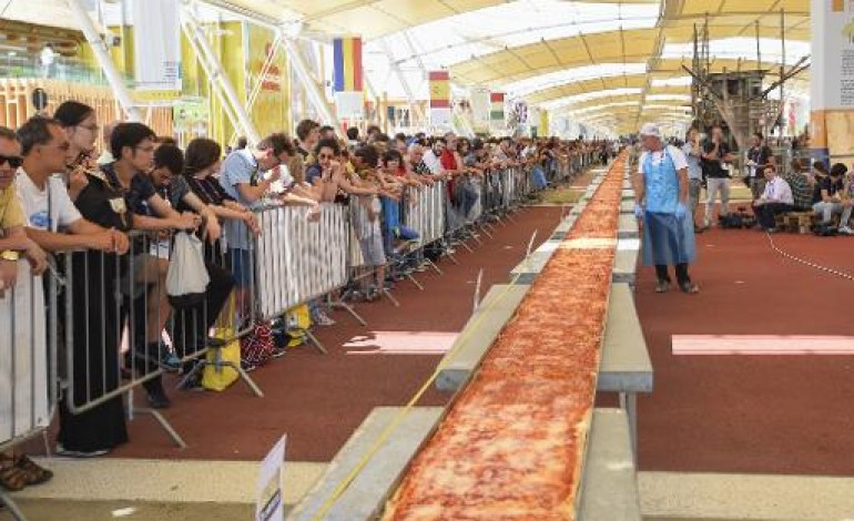 Milan (AFP). L'Italie cuit la pizza la plus longue de tous les temps: 1,5 km