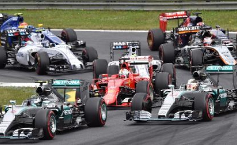 Spielberg (Autriche) (AFP). GP d'Autriche: spectaculaire accrochage Räikkönen-Alonso, reprise de la course 