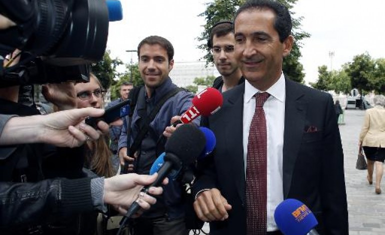 Paris (AFP). Bouygues rejette l'offre d'Altice pendant la rencontre entre Macron et Drahi