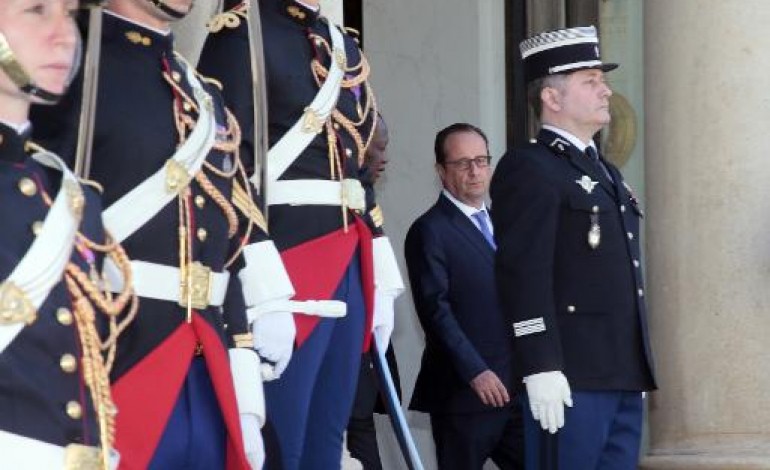 Paris (AFP). Ecoutes américaines: Hollande réunit des parlementaires à l'Elysée