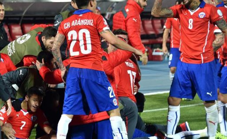 Santiago du Chili (AFP). Copa America: le Chili fait chuter l'Uruguay