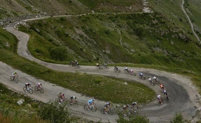 PARIS (AFP). Tour de France: la Croix-de-Fer pour rejoindre l'Alpe d'Huez