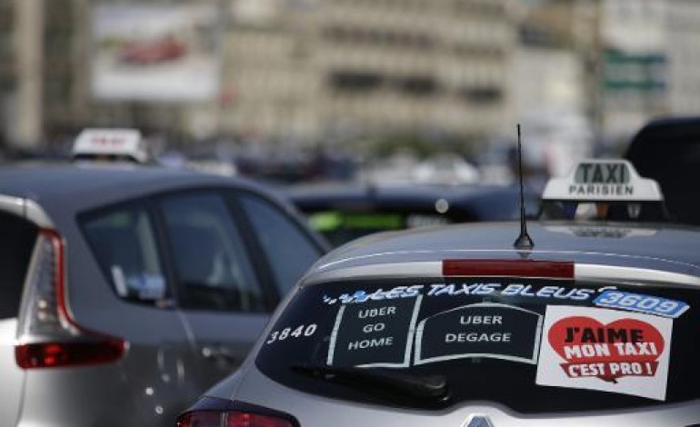 Marseille (AFP). Taxis: Cazeneuve demande au préfet un arrêté interdisant UberPop