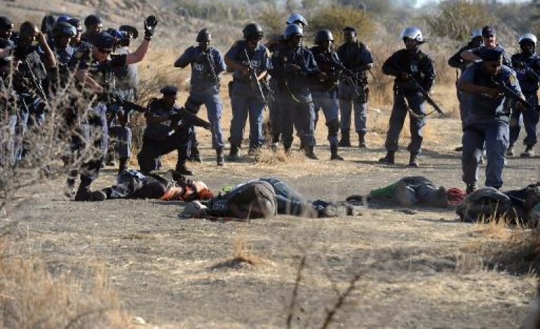 Johannesburg (AFP). Tuerie des mineurs de Marikana en 2012: la commission d'enquête charge la police