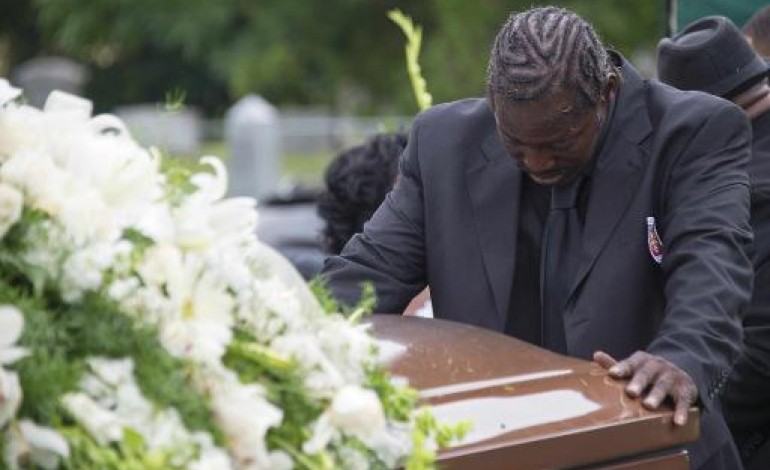 Charleston (Etats-Unis) (AFP). Tuerie de Charleston: premières funérailles des victimes noires