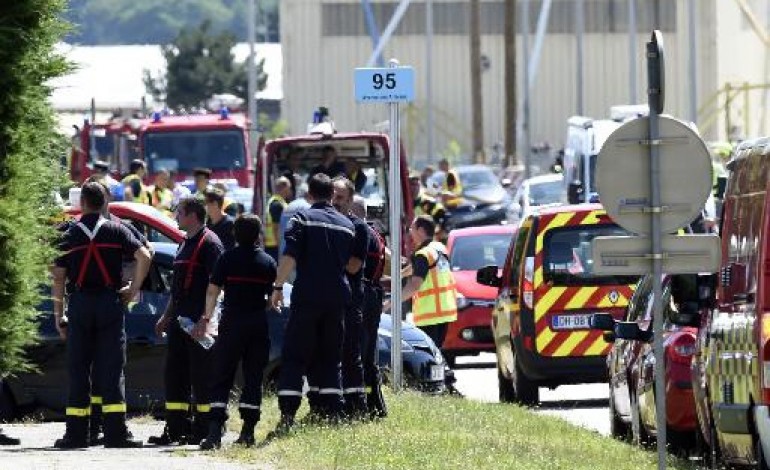 Saint-Quentin-Fallavier (France) (AFP). Attentat islamiste dans une usine d'Isère: un cadre d'entreprise  décapité