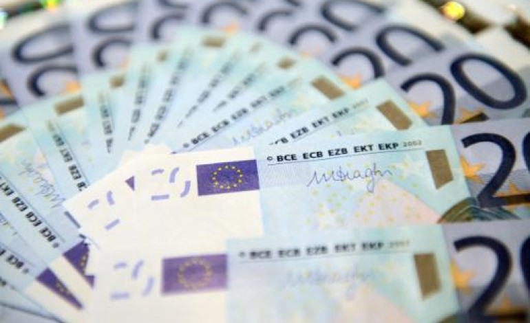 Paris (AFP). Le paiement en espèce interdit au-delà de 1.000 euros à partir du 1er septembre