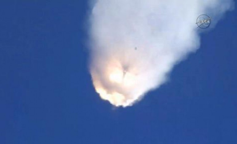 Miami (AFP). La fusée Falcon de SpaceX explose peu après son décollage 