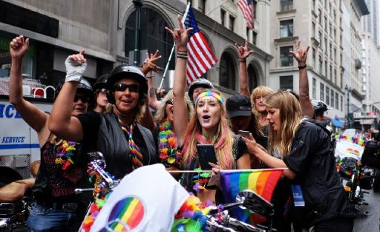 New York (AFP). La Gay Pride de New York célèbre la légalisation du mariage homosexuel