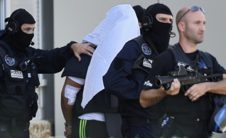 Paris (AFP). Attentat en Isère: les enquêteurs s'interrogent sur les motivations du suspect