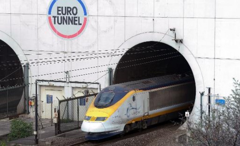 Calais (AFP). MyFerryLink : nouveau blocage du tunnel sous la Manche par des marins de la Scop