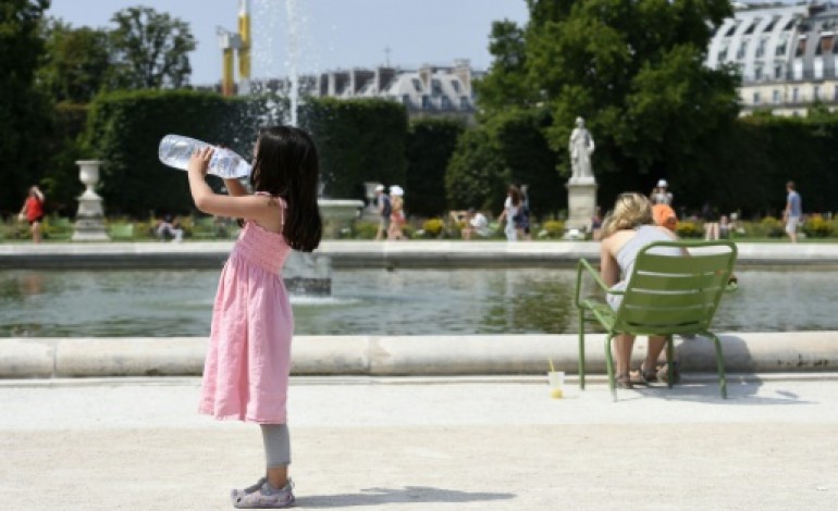 Paris (AFP). La canicule s'étend à la veille des départs en vacances