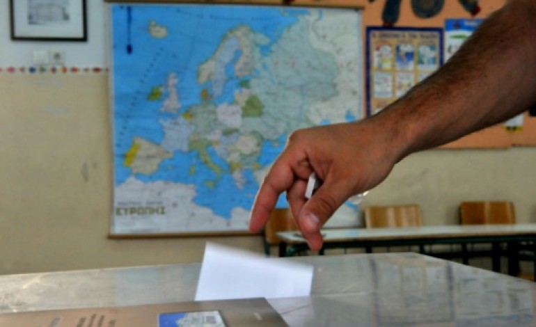 Athènes (AFP). Référendum: dans l'inquiétude et sans enthousiasme les Grecs votent 