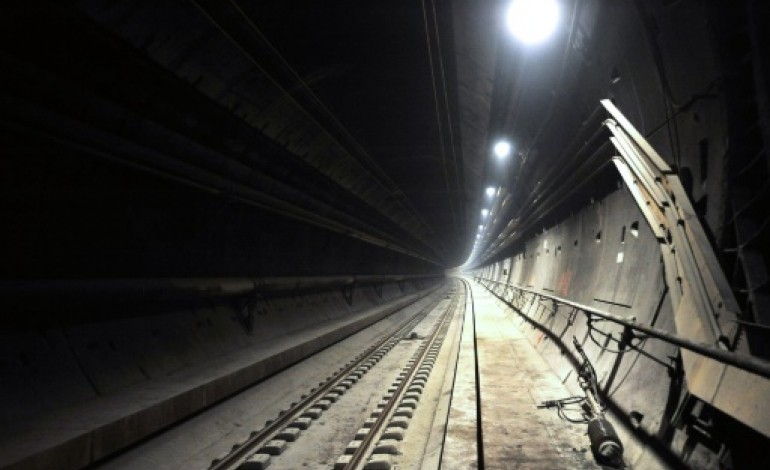 Lille (AFP). Un migrant décède dans le tunnel sous la Manche, le trafic perturbé