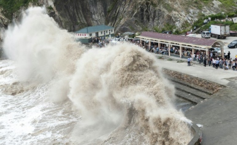 Shanghai (AFP). Chine: le typhon Chan-hom arrive, un million de personnes évacuées