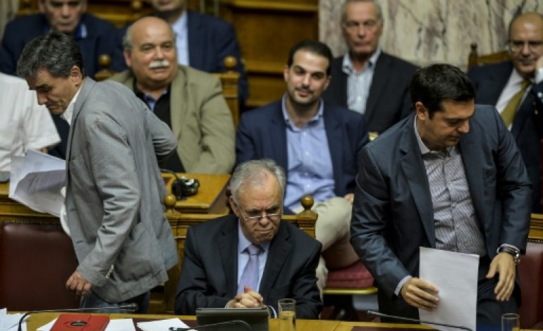 Paris (AFP). Grèce: pour la presse, la proposition d'Athènes laisse entrevoir le bout du tunnel
