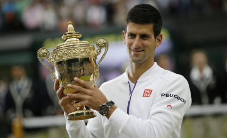 Londres (AFP). Wimbledon: l'impitoyable Djokovic balaye le jardinier Federer