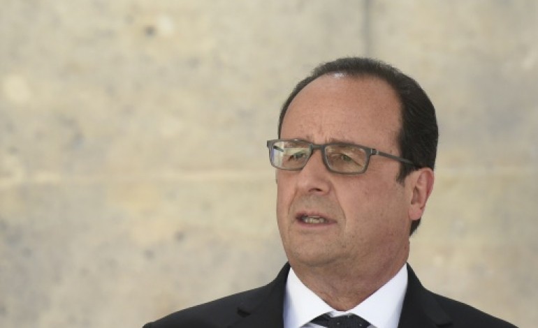 Paris (AFP). 14 juillet: Hollande appelle les Français à rester unis face au terrorisme
