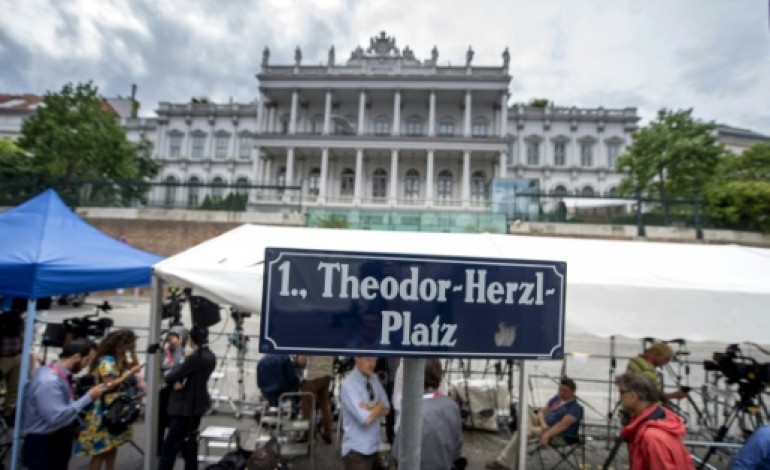 Vienne (AFP). Nucléaire iranien: les négociateurs bataillent pour arracher un accord