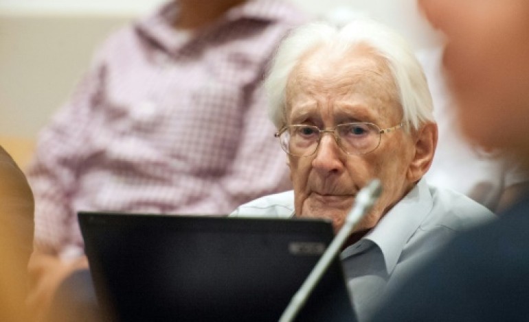 Lunebourg (Allemagne) (AFP). L'ancien comptable d'Auschwitz condamné à quatre ans de prison en Allemagne