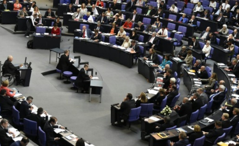 Berlin (AFP). Grèce: feu vert du Bundestag allemand aux négociations sur une 3e aide