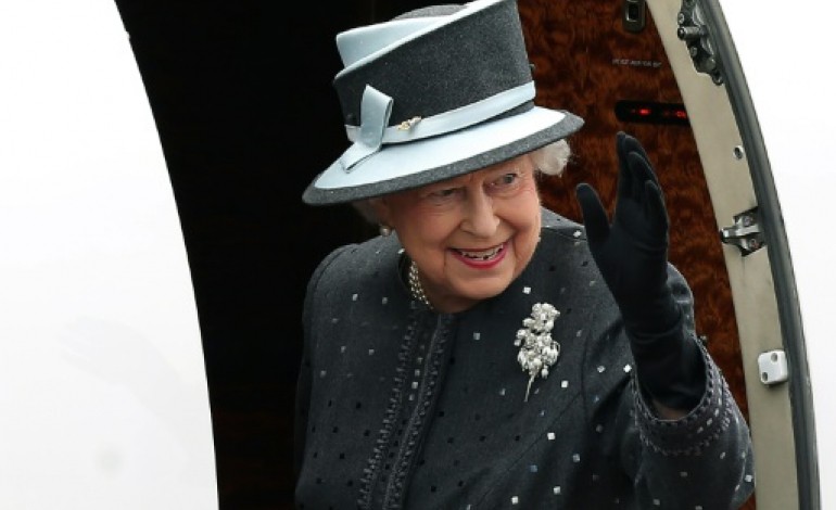 Londres (AFP). The Sun publie des images d'enfance d'Elizabeth II faisant le salut nazi