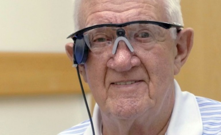 Londres (AFP). DMLA: implantation réussie d'un oeil bionique sur un Britannique de 80 ans