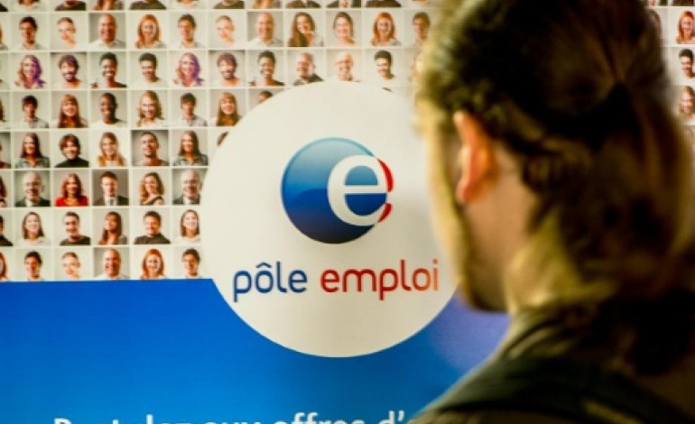 Paris (AFP). Pôle emploi recense 3,55 millions de chômeurs en juin, avec des données affinées