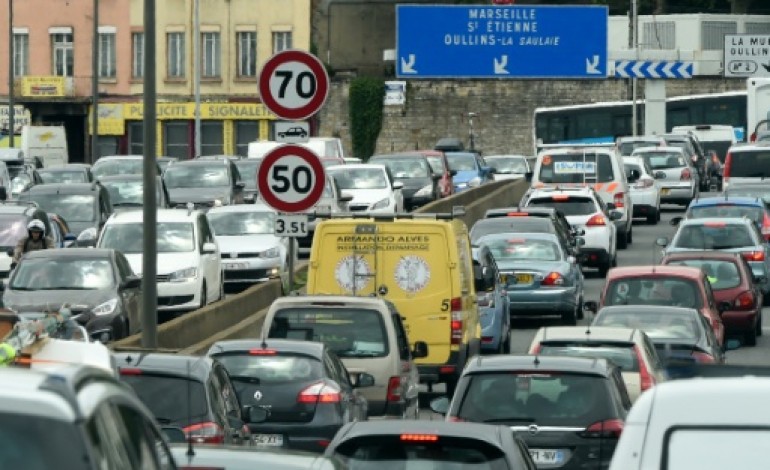Paris (AFP). Grand chassé-croisé: déjà près de 250 km de bouchons
