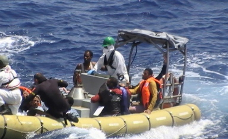 Palerme (Italie) (AFP). Naufrage en Méditerranée: poursuite des recherches, les survivants attendus à Palerme
