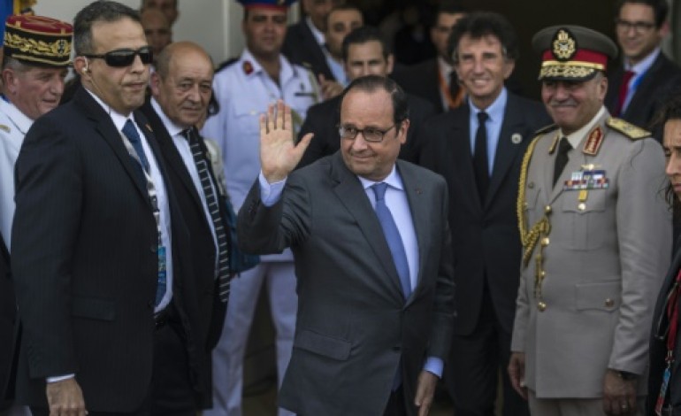 Ismailia (Egypte) (AFP). Mistral: Aucune difficulté pour trouver des preneurs, assure Hollande
