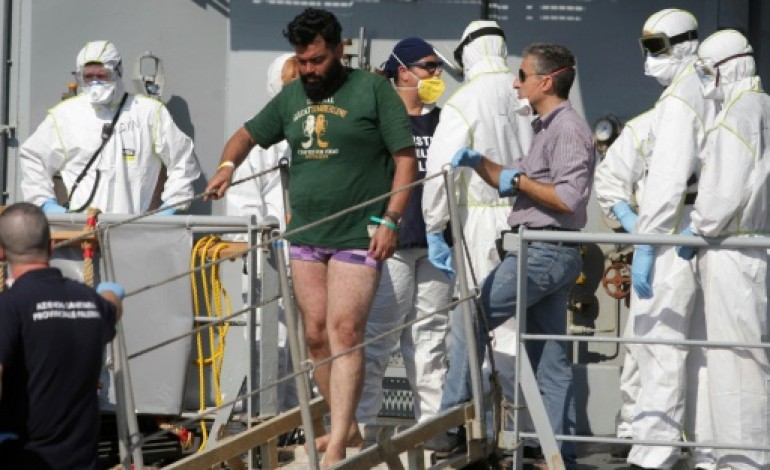 Palerme (Italie) (AFP). Naufrage en Méditerranée: 5 passeurs présumés détenus à Palerme