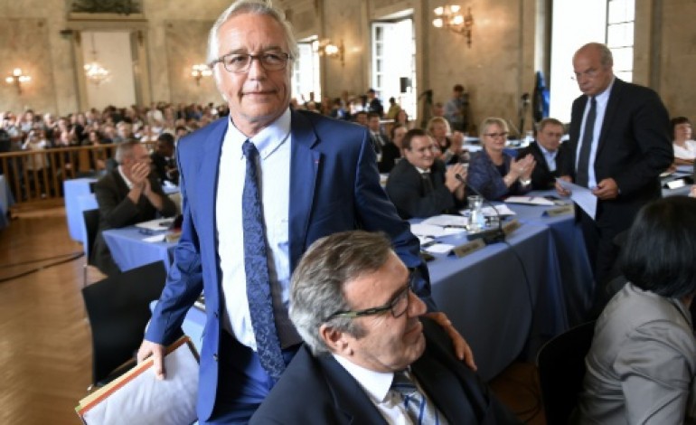 Dijon (AFP). François Rebsamen redevient maire de Dijon et quittera le gouvernement