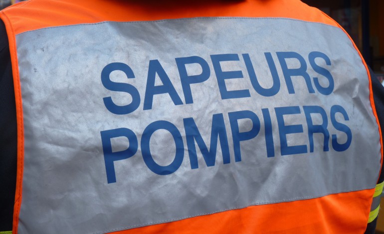 1 200 tonnes de paille en feu à Saint-Denis-sur-Sarthon