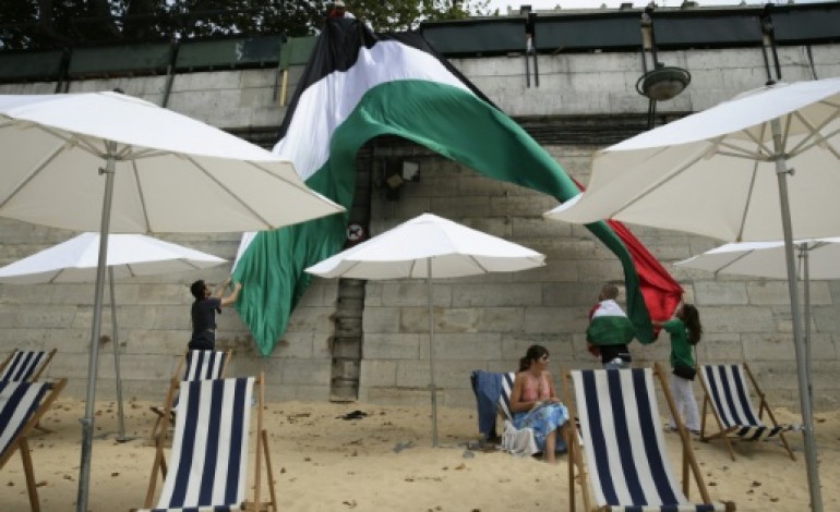 Paris (AFP). Tel Aviv sur Seine et Gaza Plage cohabitent sous haute surveillance